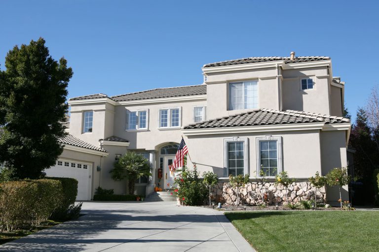 How Does Stucco Keep Your House Cool?