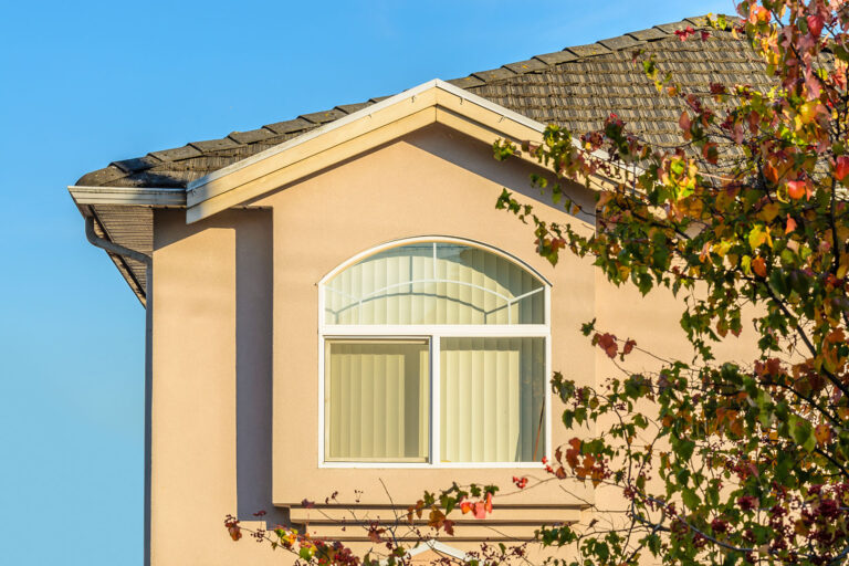 How to Prepare Your Stucco for a Chicago Winter: Fall Checklist